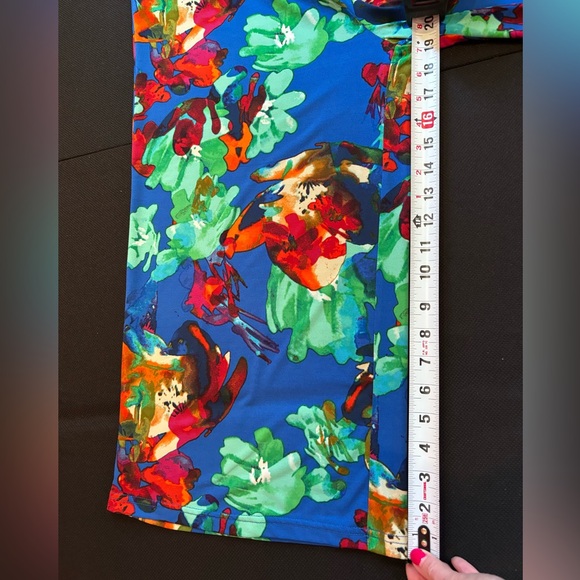 Cool and Comfortable Floral Jumpsuit - Picture 8 of 9